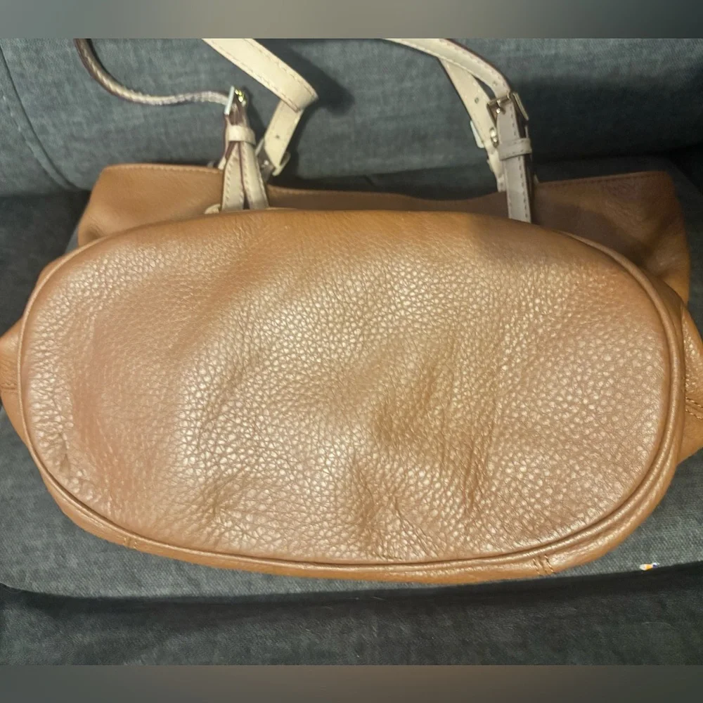Vintage Michael Kors Jet Set Medium Leather Tote Tan with Cream Contrast Straps - Picture 3 of 13